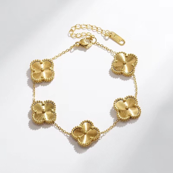 18K Gold Plated Alhambra Clover Necklace Set - Picture 3 of 10